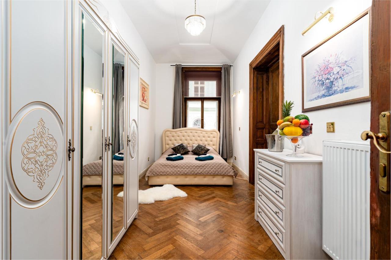 Magnificent King Suite Praga Exterior foto