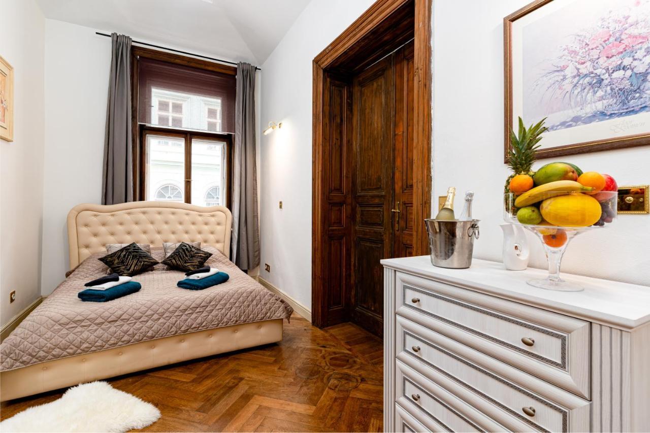 Magnificent King Suite Praga Exterior foto